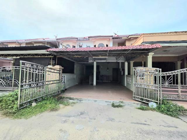 Terraced House for sale in Pengkalan Chepa