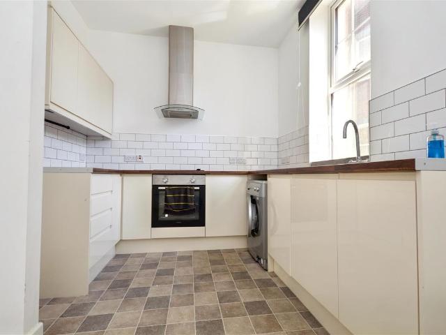 Apartment for rent in Upperton, Eastbourne