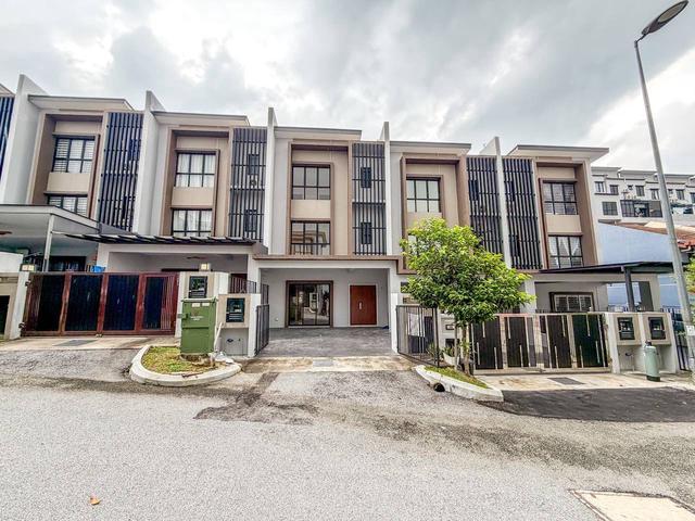 Terraced House for sale in Langat, Selangor