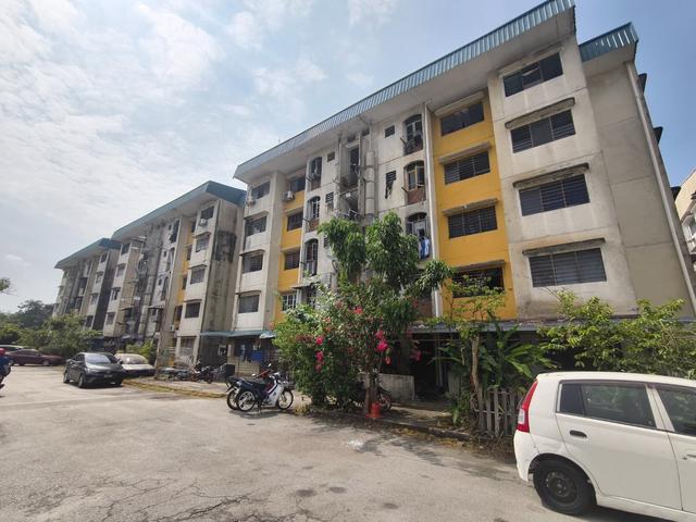 Flat for sale in Petaling, Alam Impian