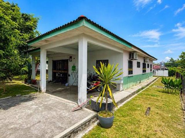Bungalow for sale in Petaling, Subang Jaya