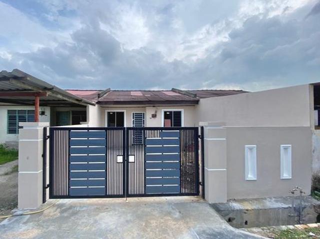 Terraced House for sale in Malaka