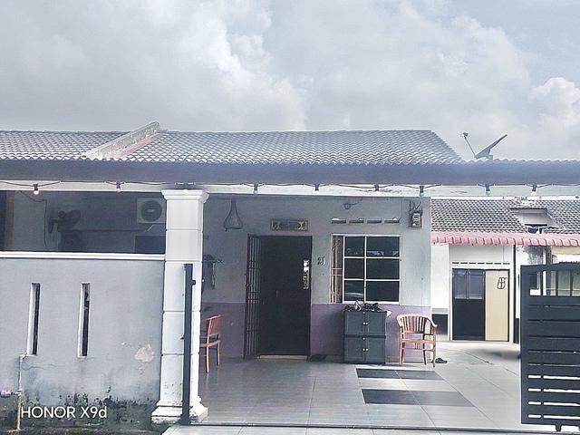 Terraced House for sale in Malaka