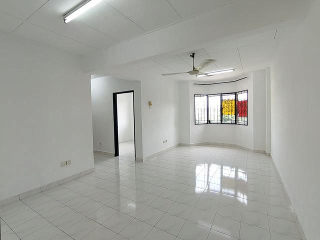 Apartment for sale in Petaling, Damansara Damai