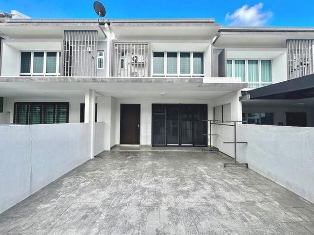 Terraced House for sale in Tanjong Sepat, Selangor