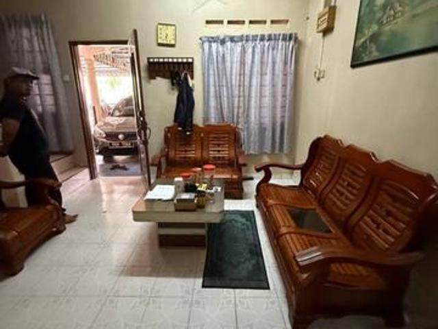 Terraced House for sale in Malaka