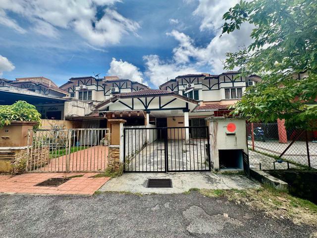 Terraced House for sale in Saujana