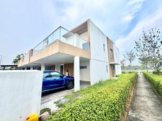 Townhouse for rent in Tanjong Sepat, Selangor