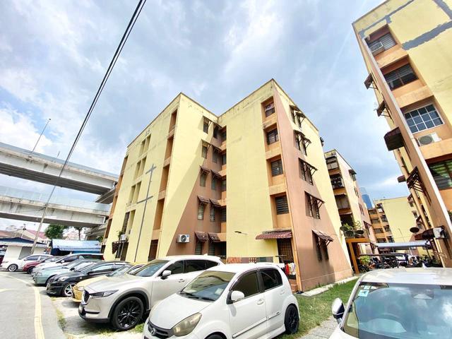 Apartment for sale in Desa Pandan