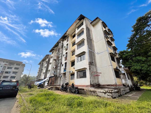 Flat for sale in Petaling, Alam Impian