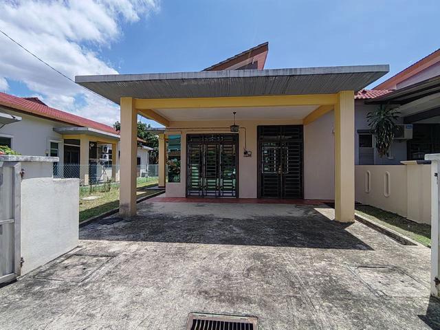 Residential House for sale in Tanjong Sepat, Selangor