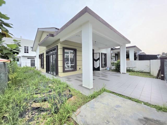 Residential House for sale in Zon Perindustrian Bebas Telok Panglima Garang, Teluk Panglima Garang