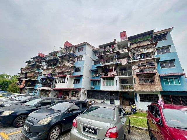 Flat for sale in Petaling, Alam Impian