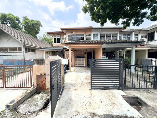 Townhouse for sale in Country Heights Damansara, Kuala Lumpur