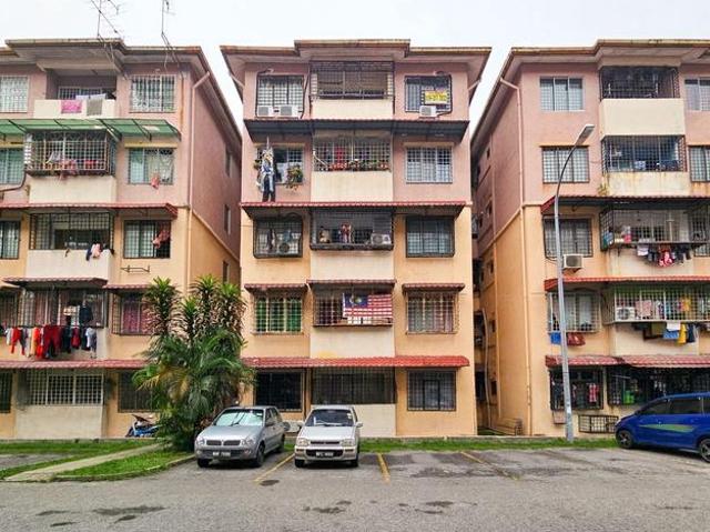 Apartment for sale in Seri Kembangan, Majlis Bandaraya Subang Jaya