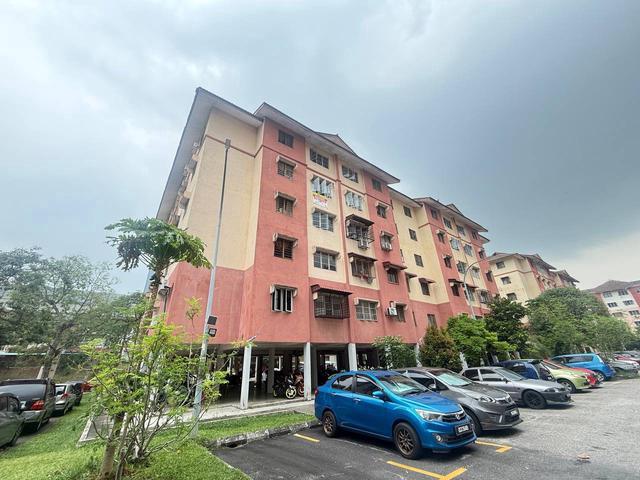 Flat for sale in Shah Alam, Petaling