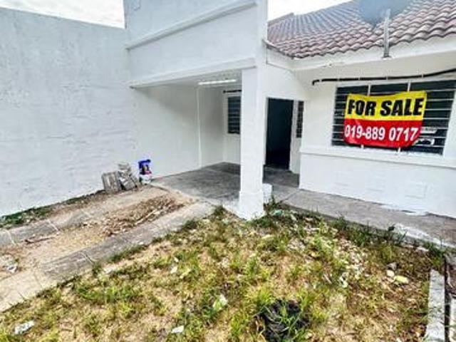 Terraced House for sale in Malaka