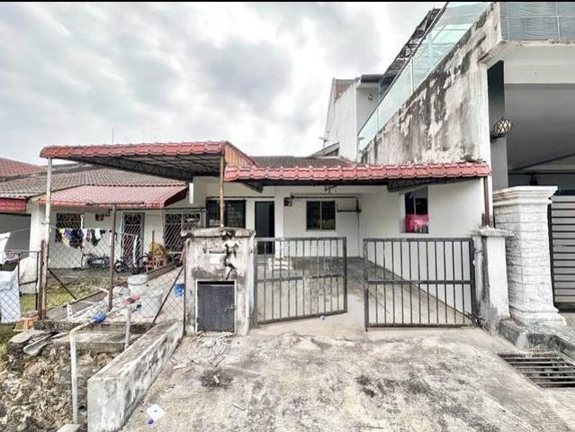 Terraced House for sale in Tanjong Sepat, Selangor