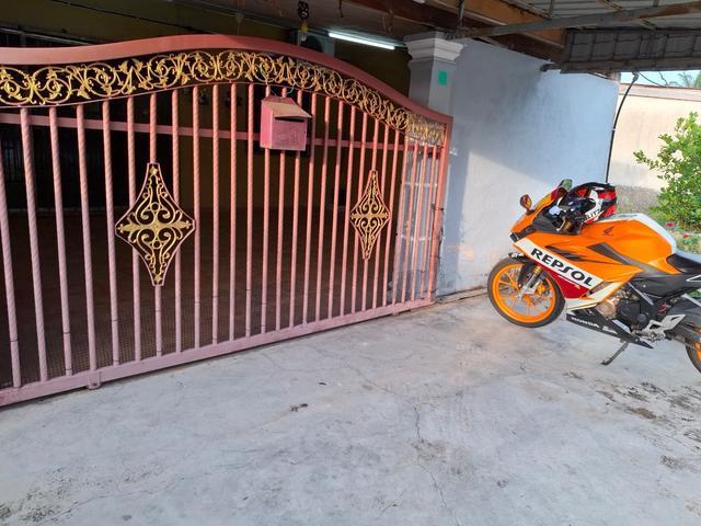 Terraced House for sale in Malaka