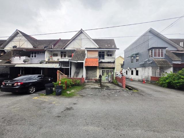 Townhouse for sale in Langat, Selangor