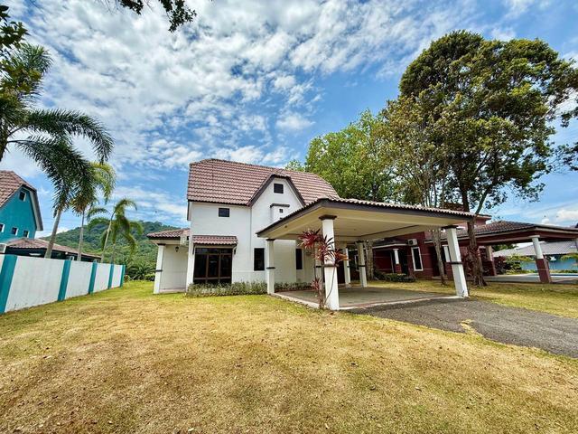 Bungalow for sale in Malaka