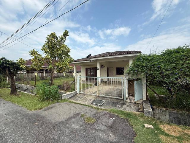 Bungalow for sale in Petaling, Subang Jaya