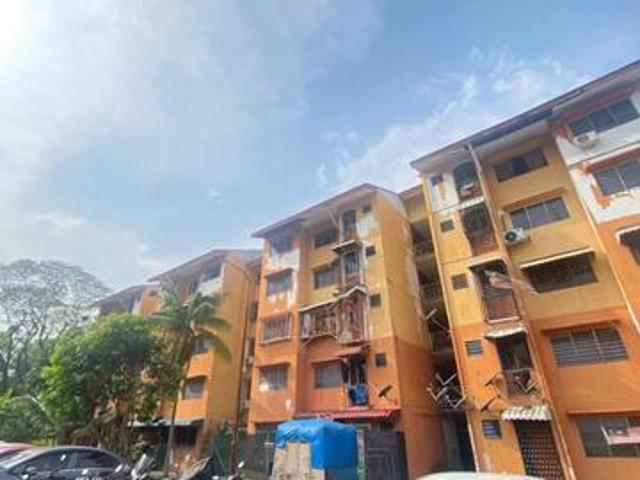 Flat for sale in Petaling, Alam Impian