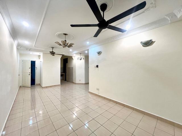 Condominium for sale in Petaling, Alam Impian