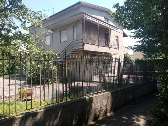 Villa Indipendente in vendita a Terno D'isola, Lombardia