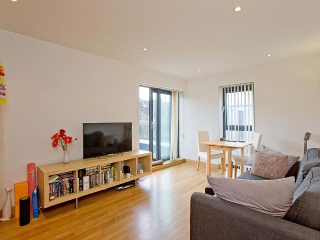 Apartment for rent in Highbury, Greater London