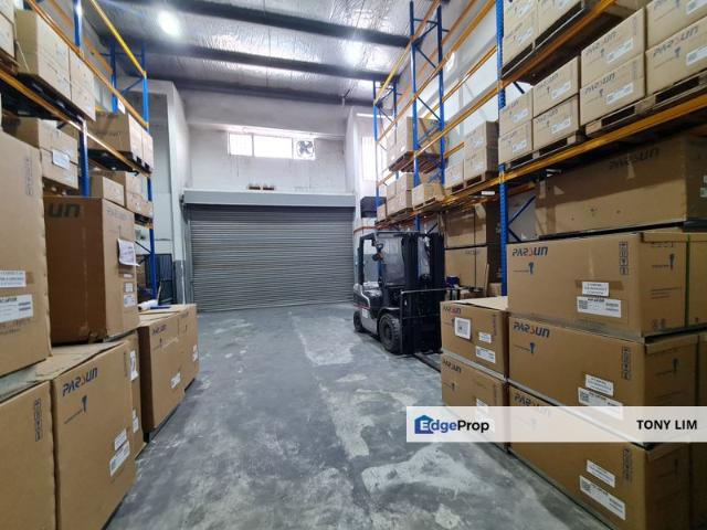 Warehouse for rent in Petaling, Alam Impian