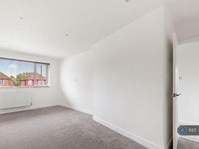 House for rent in Surrey, England