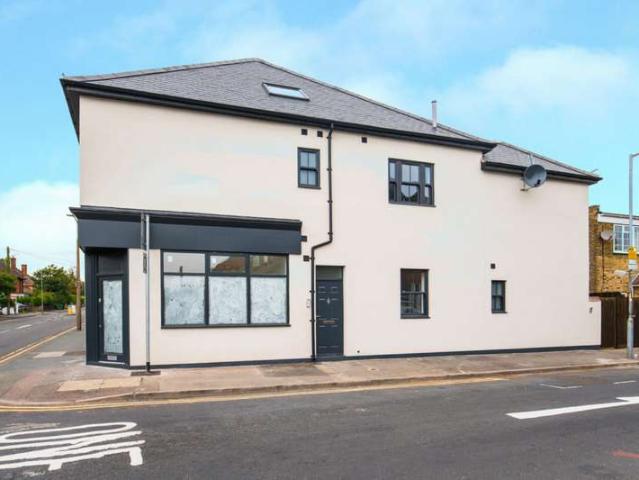 Cottage for sale in Leavesden, Three Rivers