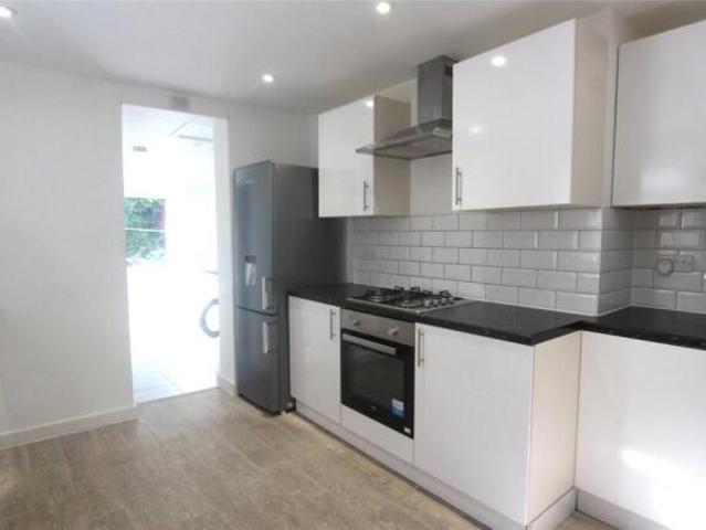 Cottage for rent in Catford, Greater London