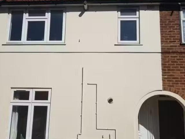 House for rent in Burnt Oak, Greater London