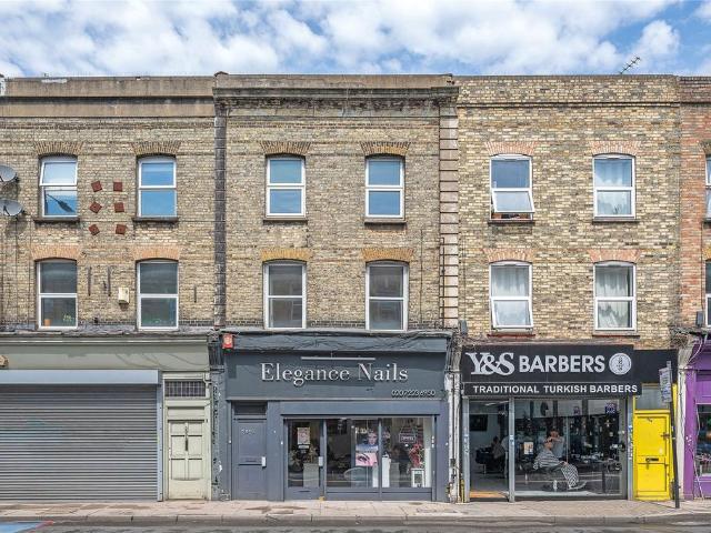 House for sale in Battersea, Greater London