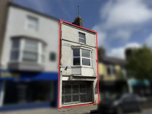 House for sale in Llangefni, Wales