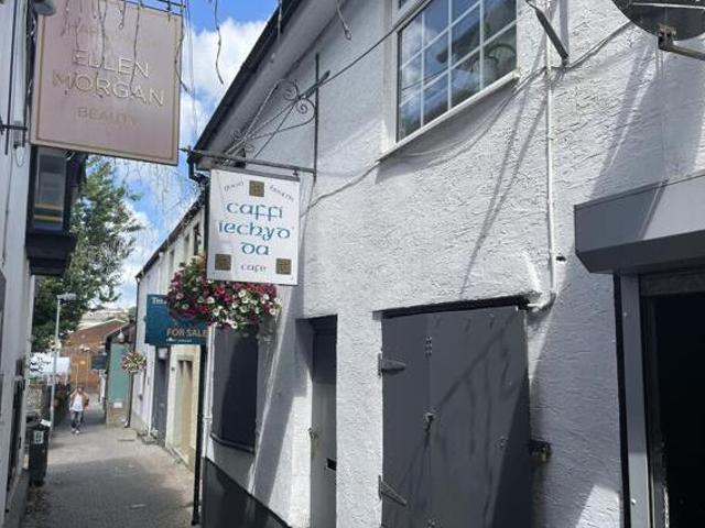 House for sale in Carmarthen, Wales