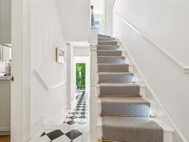 Cottage for sale in Cat Hill