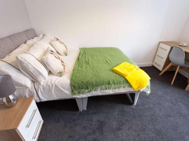 House for rent in Centre Park, Warrington
