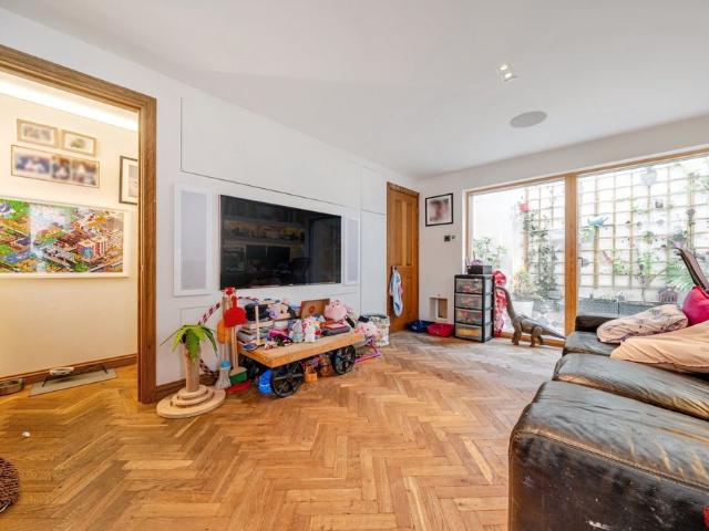 House for rent in Royal Borough of Greenwich, Greater London
