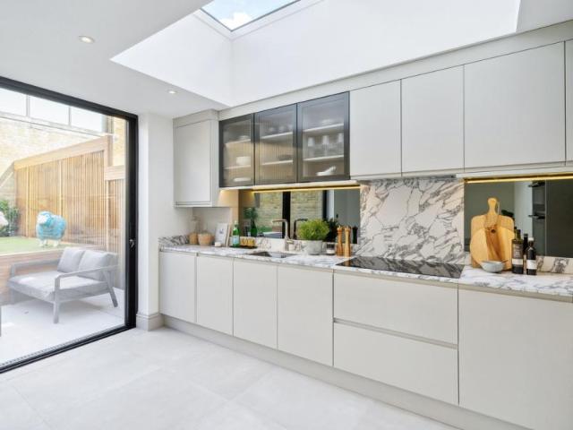 House for rent in Mortlake, Greater London