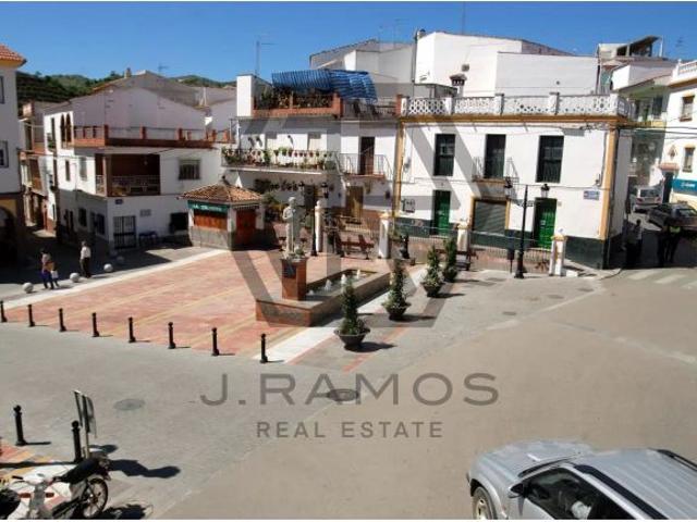 Casa en venta en Benamocarra