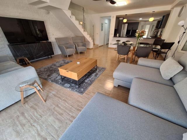 Casa en alquiler en Los Boliches, Costa del Sol Occidental