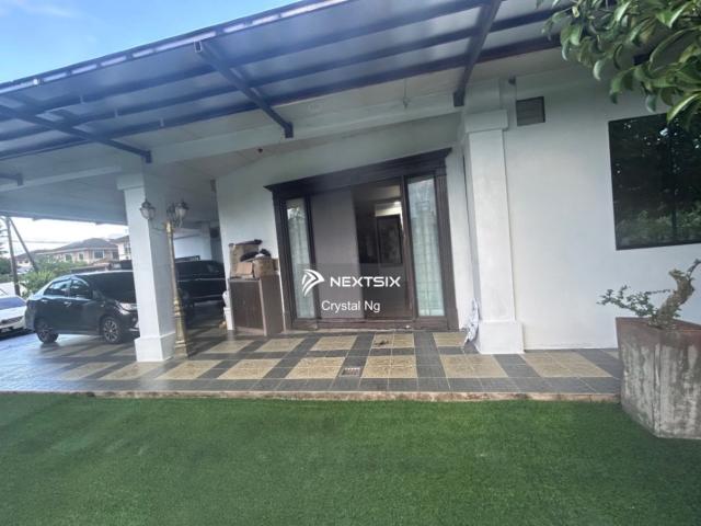 House for rent in Batu Kawa