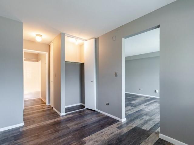 Apartment for rent in Elk Grove Village, Illinois