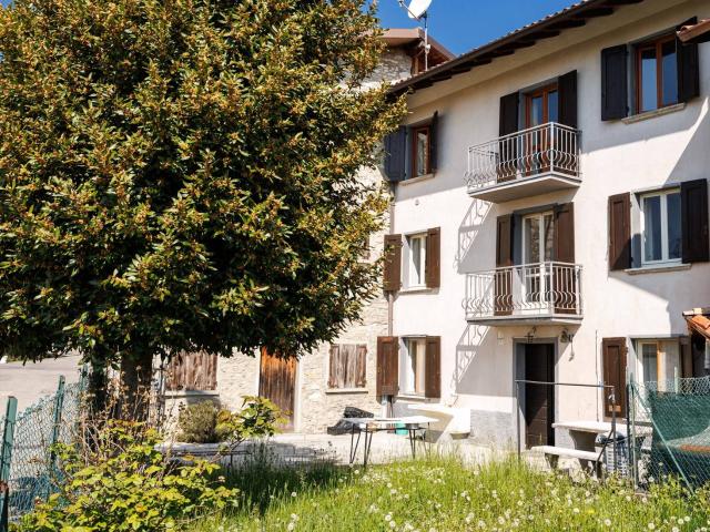 Villa Indipendente in vendita a Alzano Lombardo, Lombardia