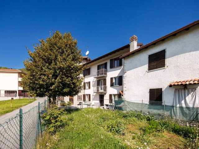 Villa Indipendente in vendita a Alzano Lombardo, Lombardia
