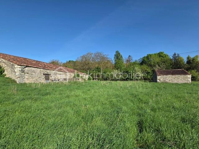 Terrain vente à Fontenay-le-Comte, Xanton-chassenon