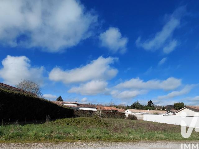 Terrain vente à Angoulême, Trois-palis